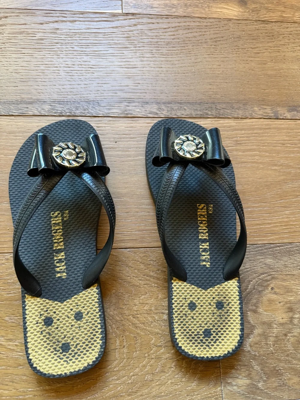 Jack Rogers Black Flip Flop Sandals with Gold Medallion size US 7/8...EU 39/39